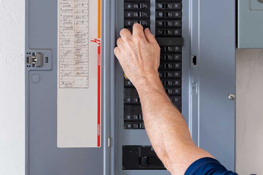 Skilled Electrician in Bel Aire